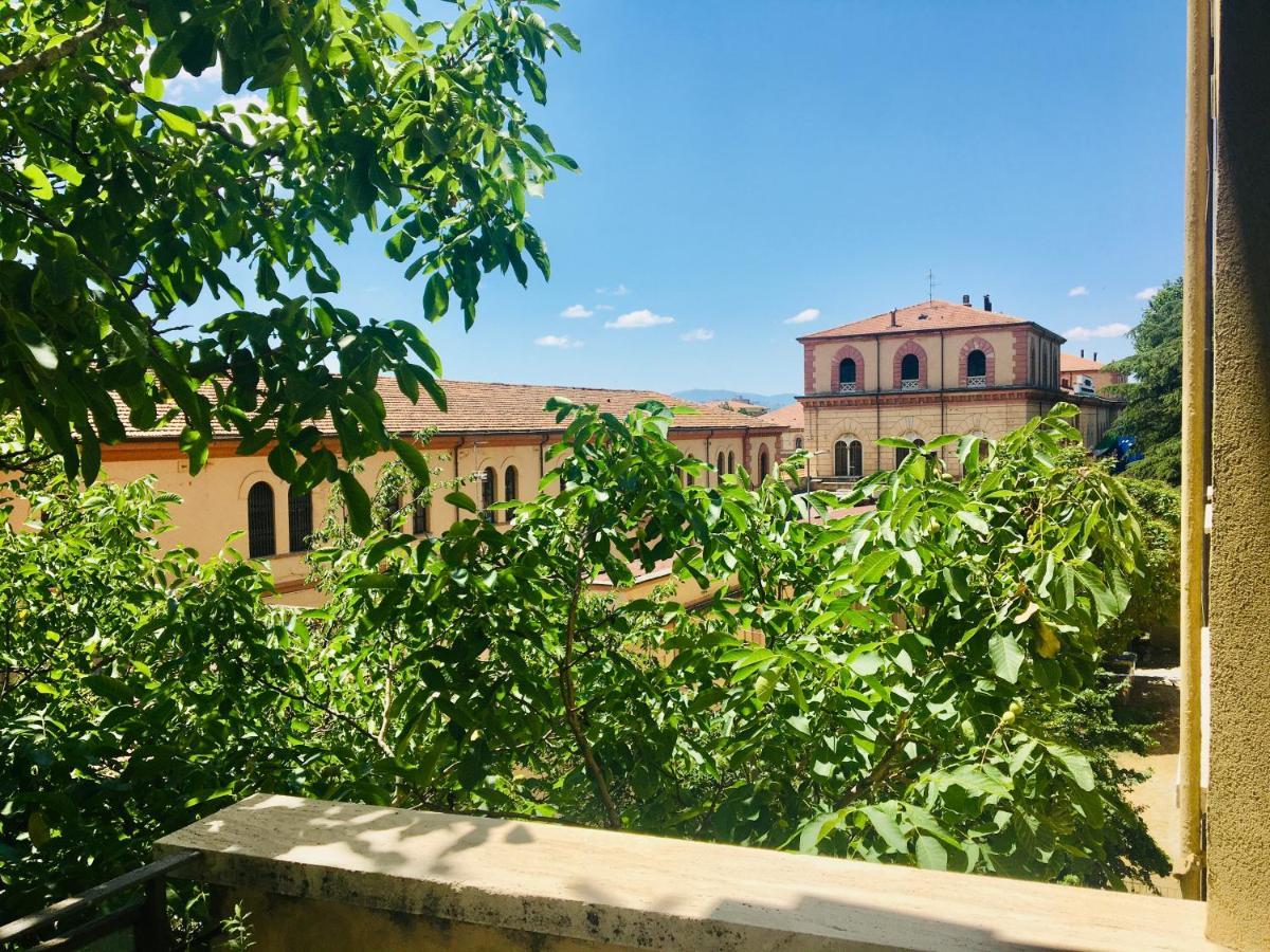 Affittacamere Ferranti di fronte al Centro di Selezione Foligno Esterno foto